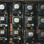 Contatori elettrici digitali usati per controllare i consumi domestici