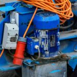 Elettropompa sommersa con cavo elettrico pronta per il controllo