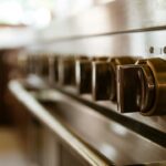 Porta di un forno da cucina vista frontalmente