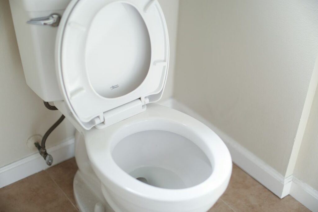 WC con cassetta di scarico da controllare perché si riempie lentamente